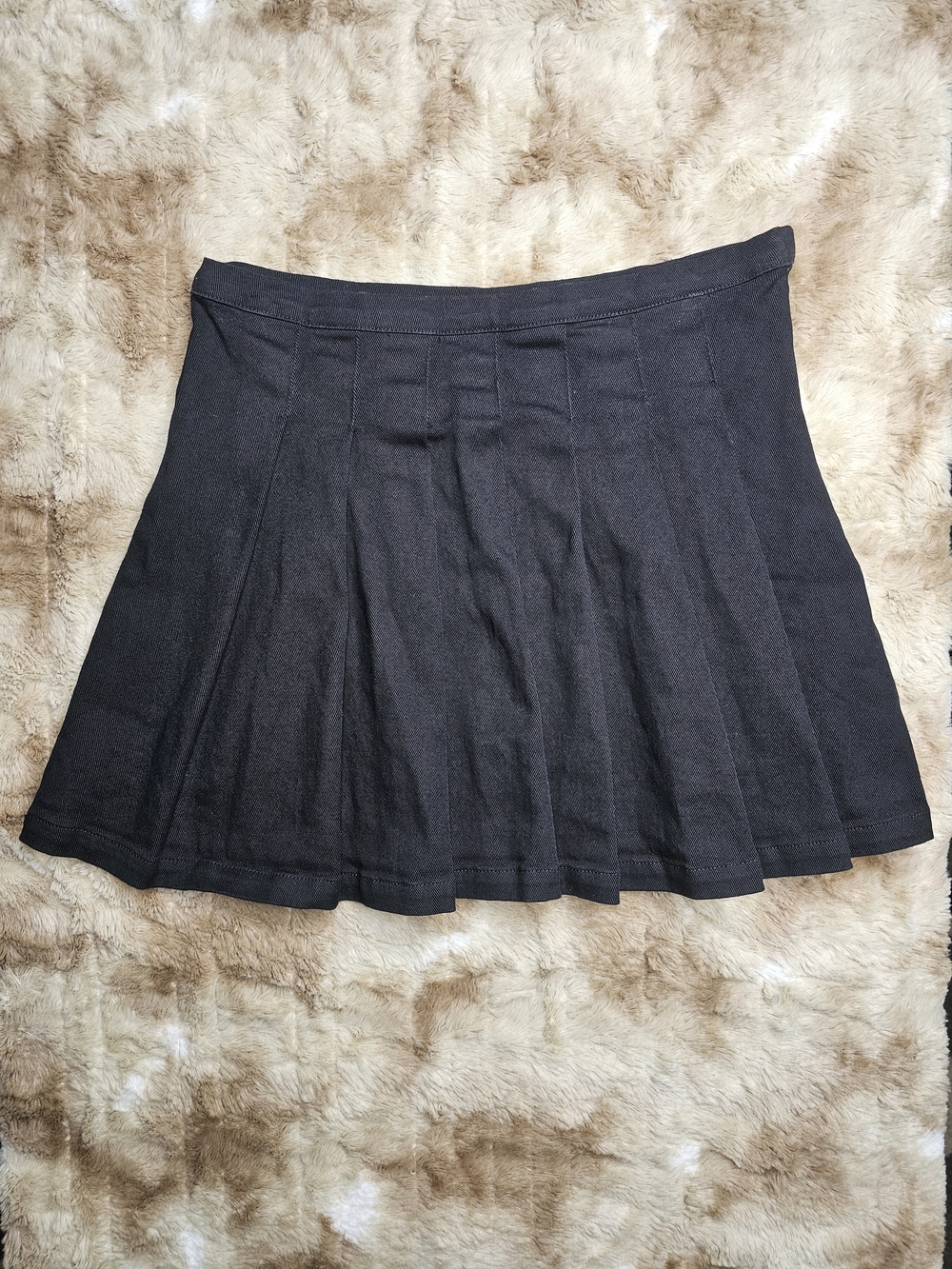 Selfie Leslie Black Pleated A-Line Mini Skirt